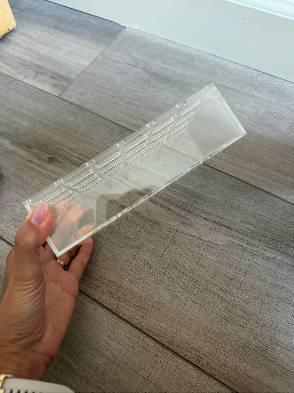 Acrylic lipstick storage and display tray